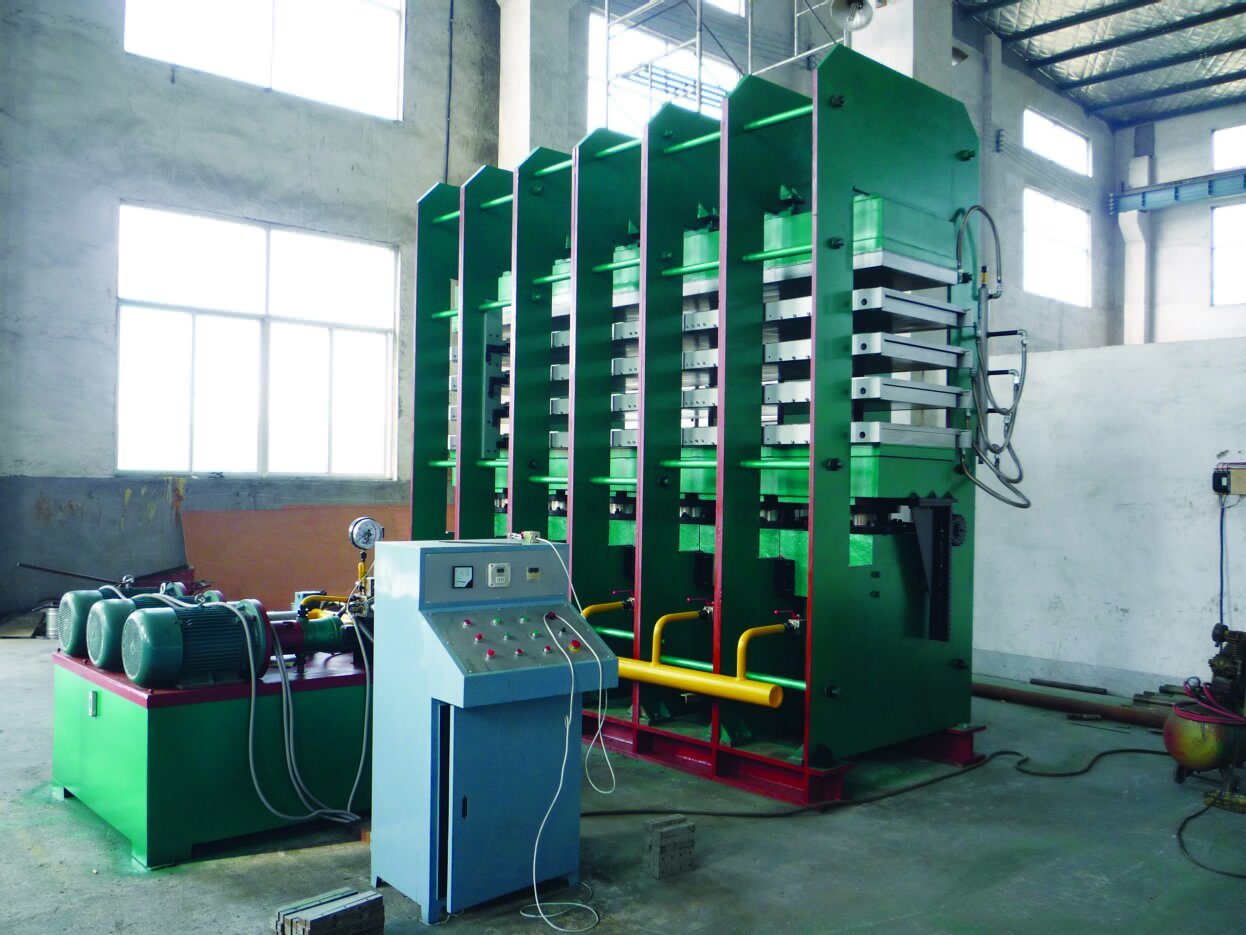 RubberVulcanizing Press With 4-Working Layer